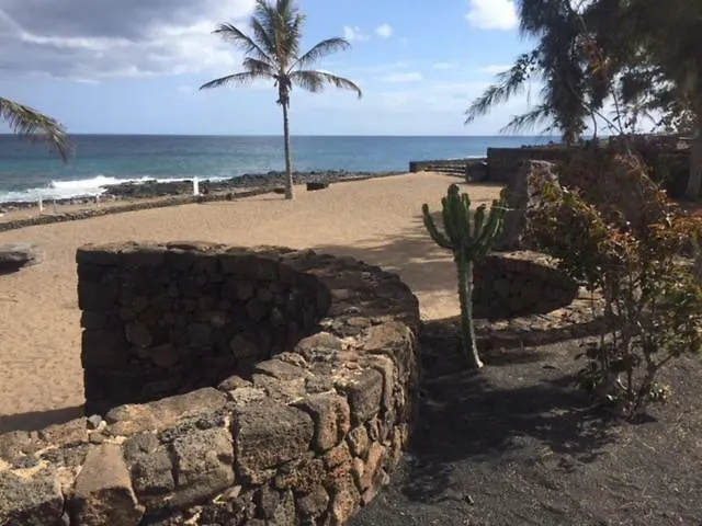 Reby Bastian דירה *