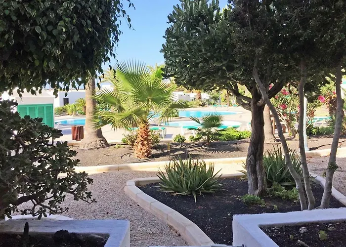 Reby Bastian Costa Teguise